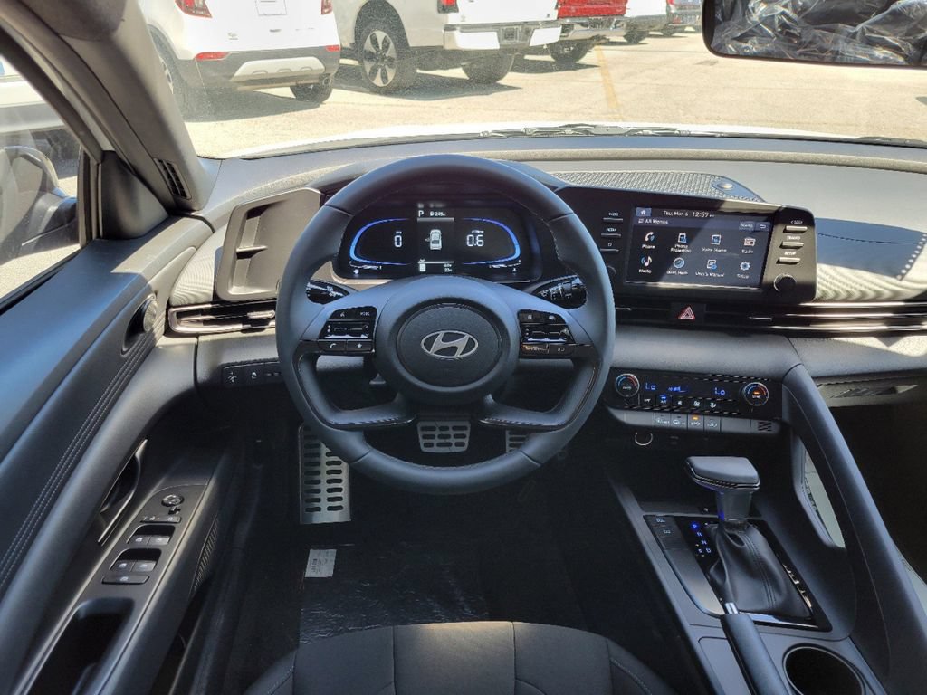 Used 2025 Hyundai Elantra Sport FWD image 30