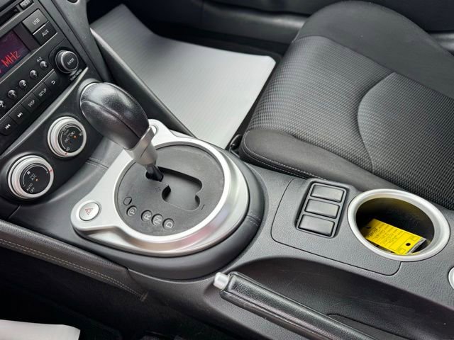 Used 2016 Nissan 370Z Coupe RWD image 18
