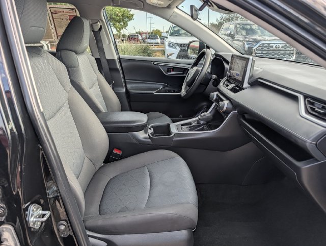 Used 2024 Toyota RAV4 XLE FWD image 31