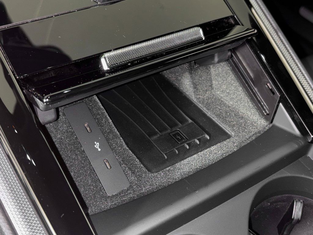 Used 2026 Porsche Panamera 4 image 31