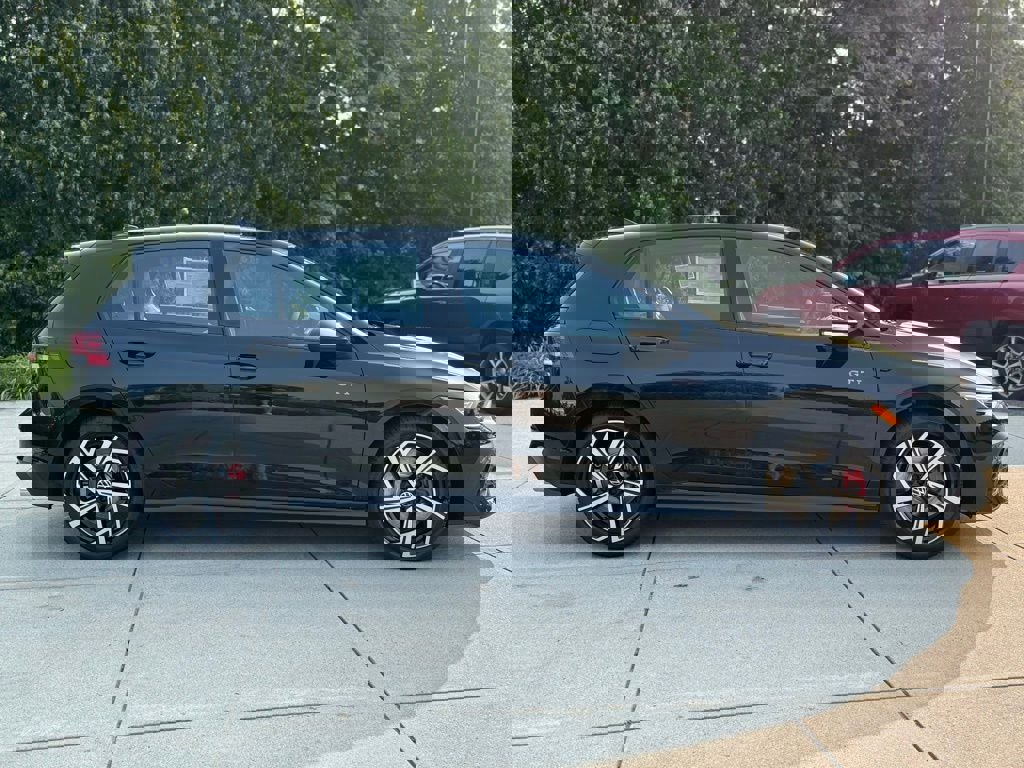 New 2025 Volkswagen GTI SE image 8