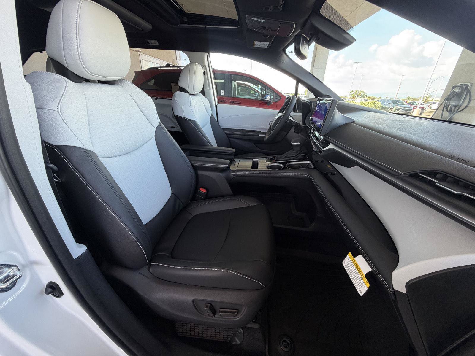 New 2026 Toyota Sienna XSE FWD image 20