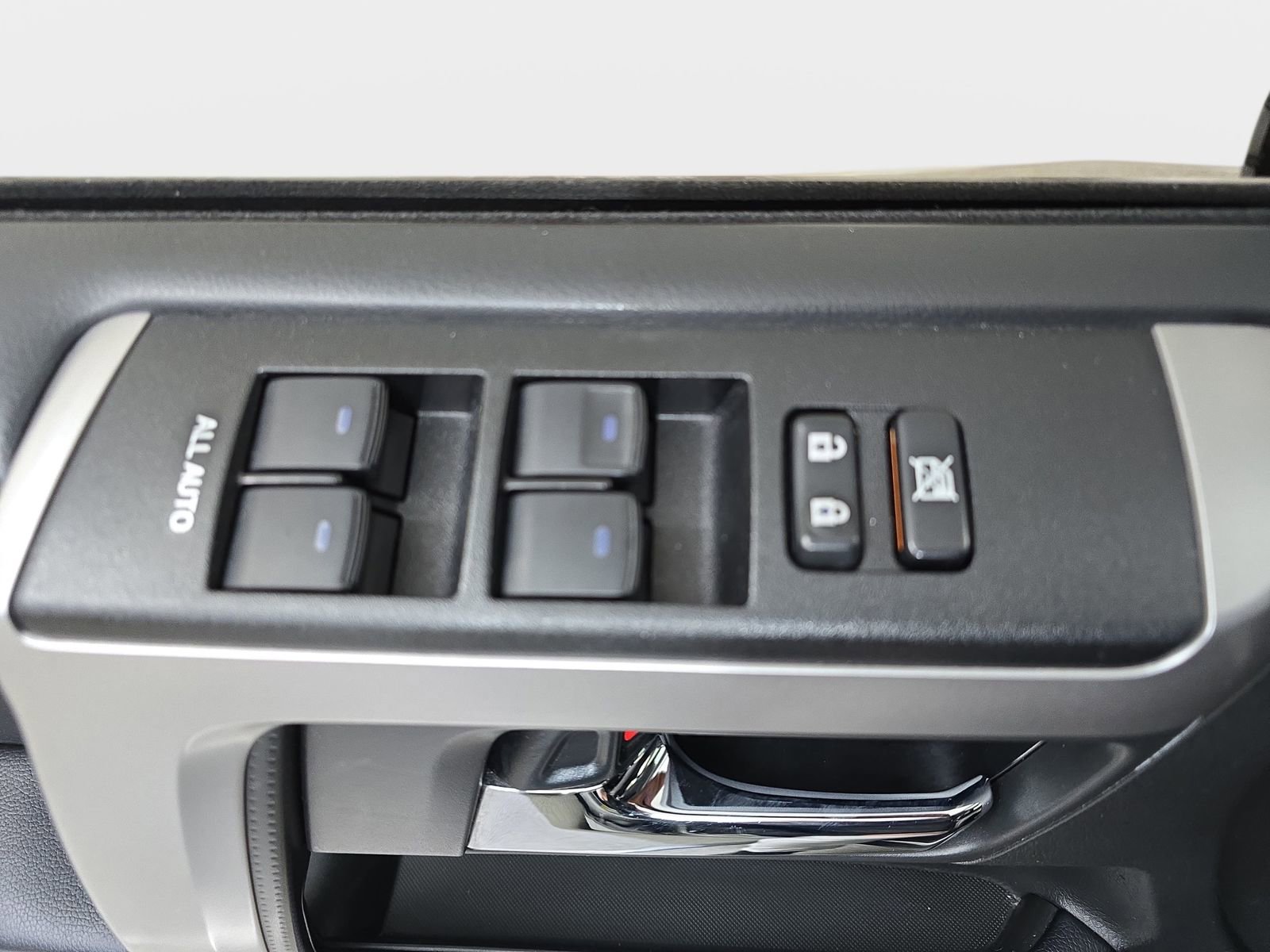 Used 2024 Toyota 4Runner SR5 AWD/4WD image 31