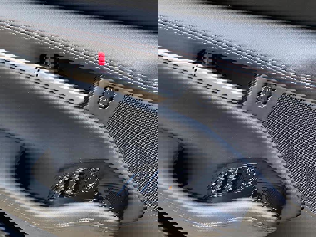 Used 2024 MAZDA MAZDA3 s image 17