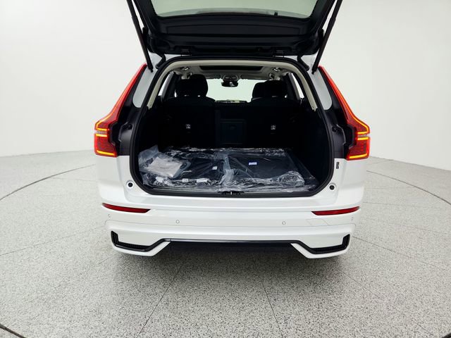 New 2026 Volvo XC60 B5 Plus w/ Climate Package PRO image 15