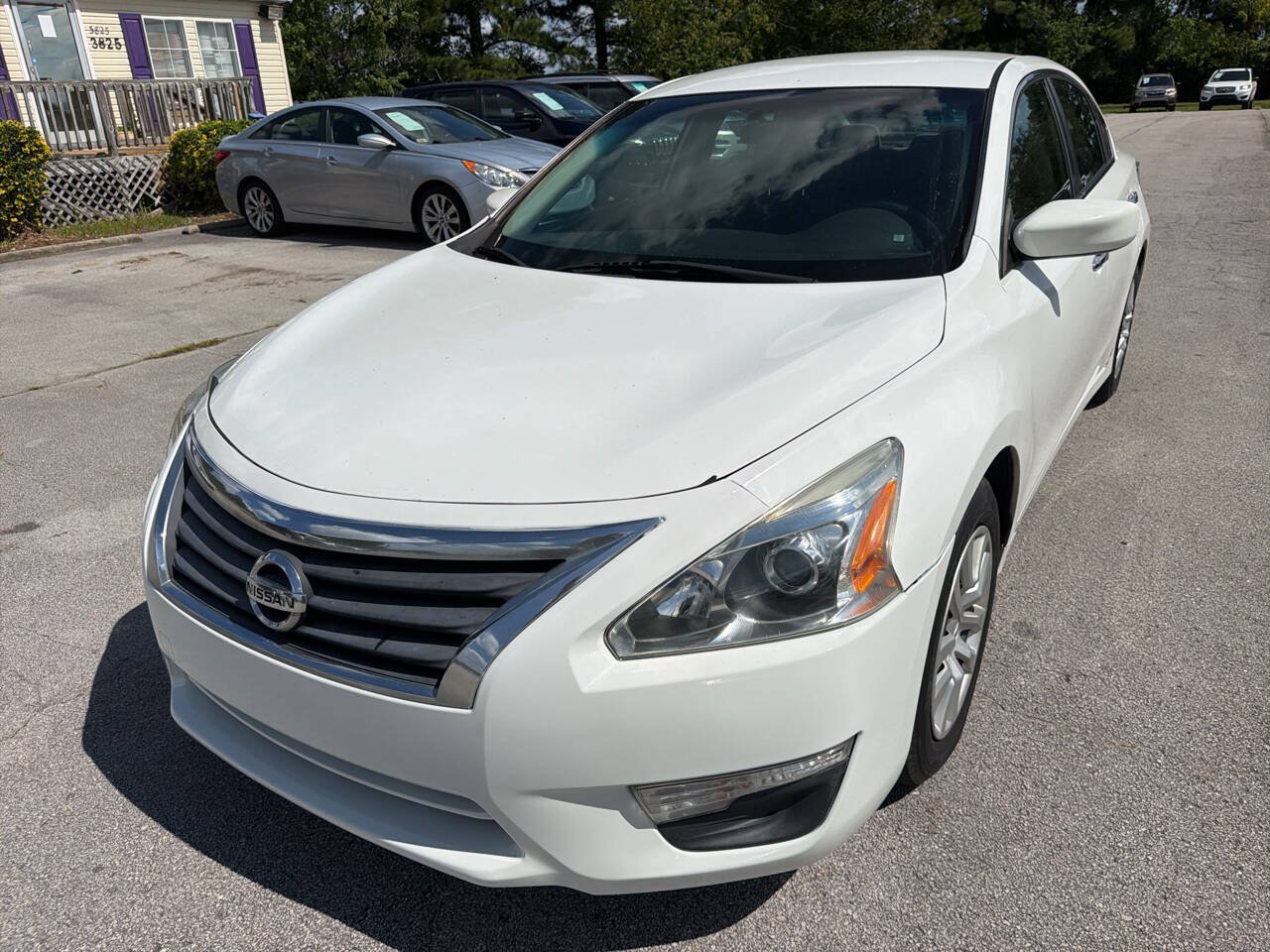 Used 2015 Nissan Altima 2.5 S w/ Power Driver Seat Package FWD image 1