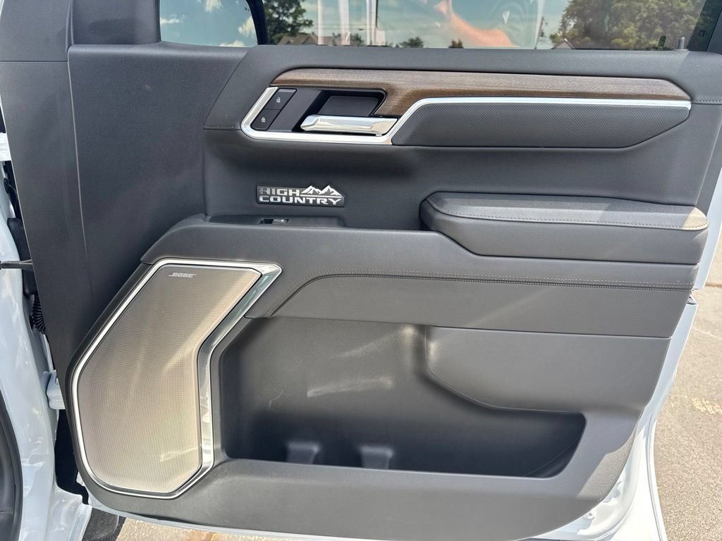 Used 2026 Chevrolet Silverado 1500 High Country w/ Technology Package AWD/4WD image 15