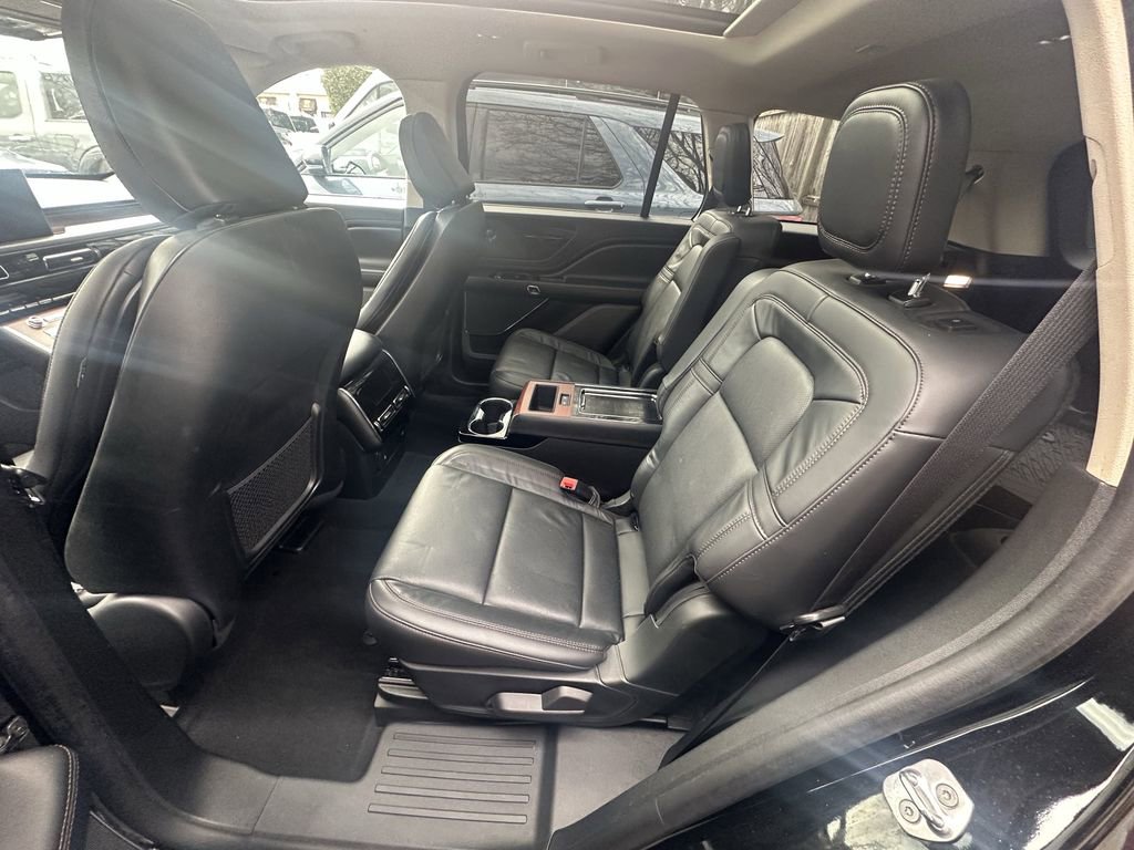 Used 2023 Lincoln Aviator Reserve w/ Equipment Group 201A AWD/4WD image 10