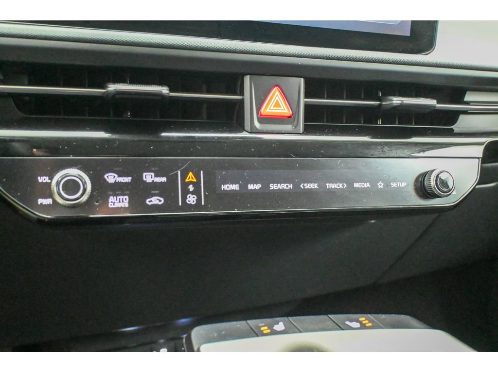 Used 2025 Kia EV6 Light w/ Light LR Technology Package image 29