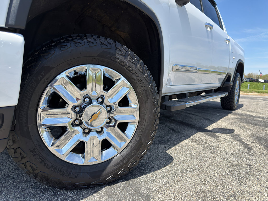 Used 2024 Chevrolet Silverado 3500 High Country w/ High Country Premium Package AWD/4WD image 12