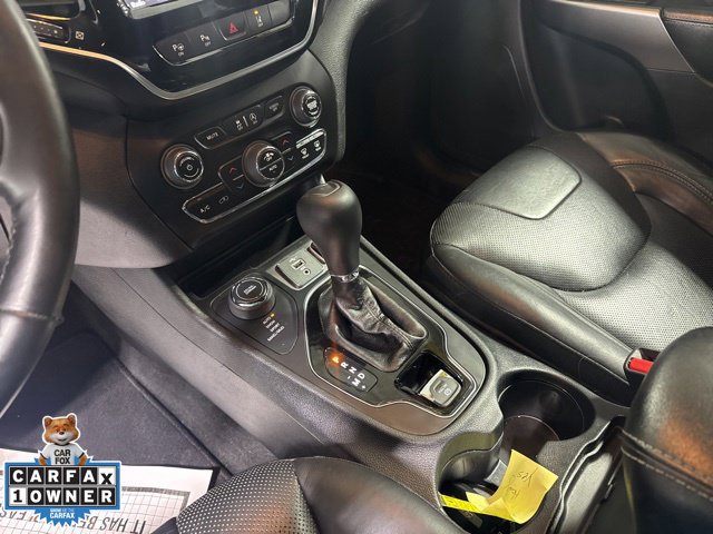 Used 2019 Jeep Cherokee Limited w/ Technology Group AWD/4WD image 4