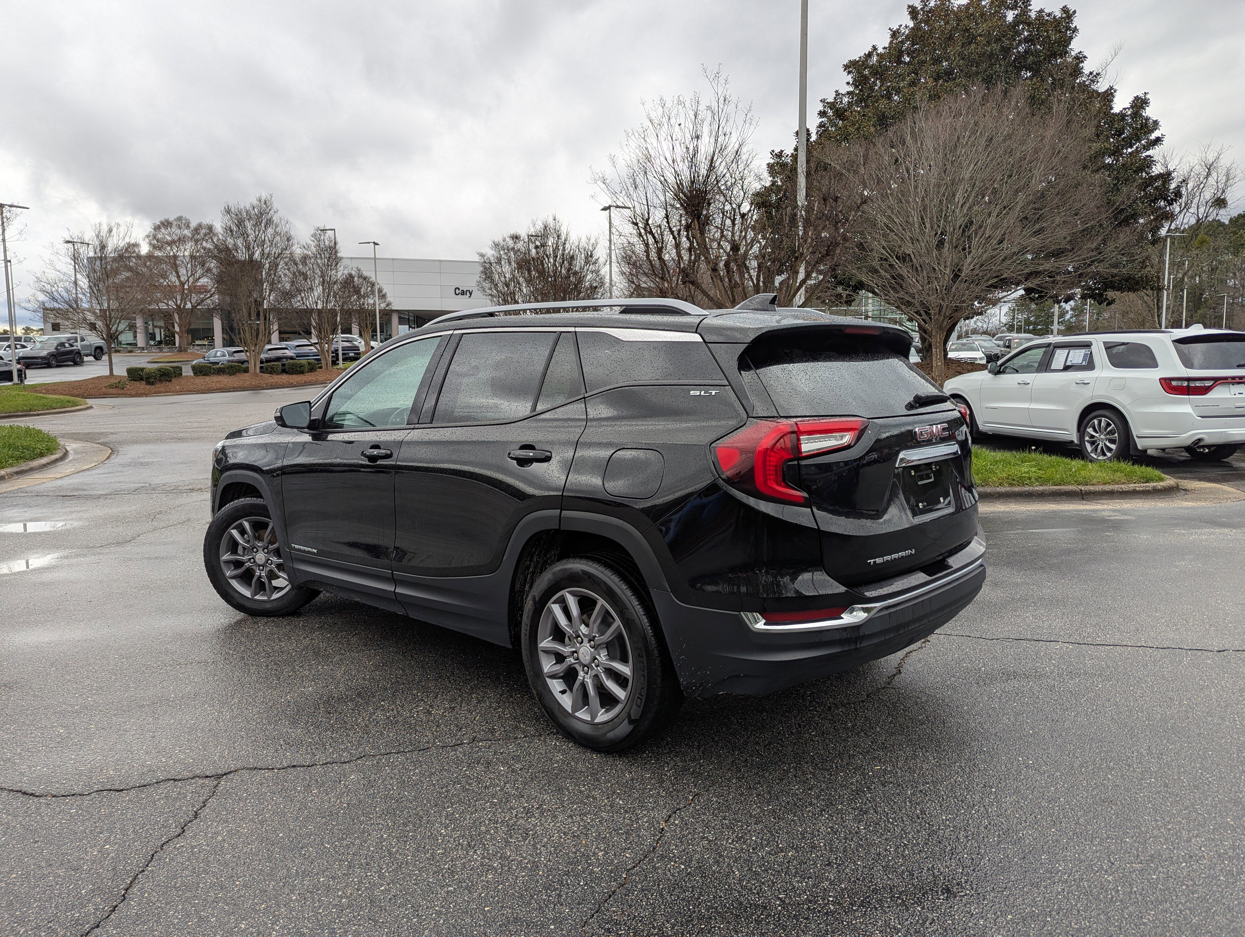 Used 2023 GMC Terrain SLT image 7