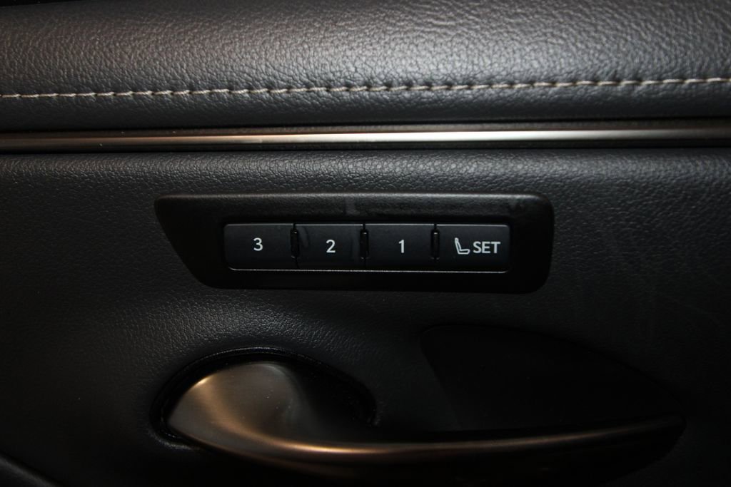 Used 2022 Lexus ES 350 w/ Premium Package image 10