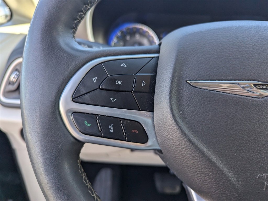 Used 2023 Chrysler Voyager LX image 29