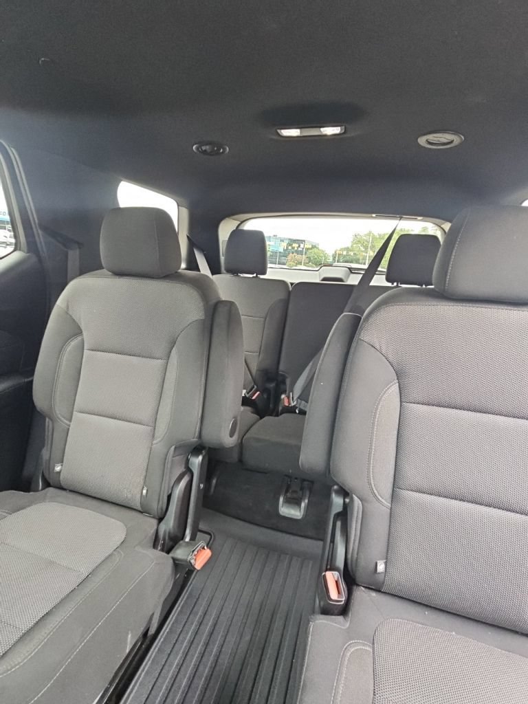 Used 2023 Chevrolet Traverse LT FWD image 22