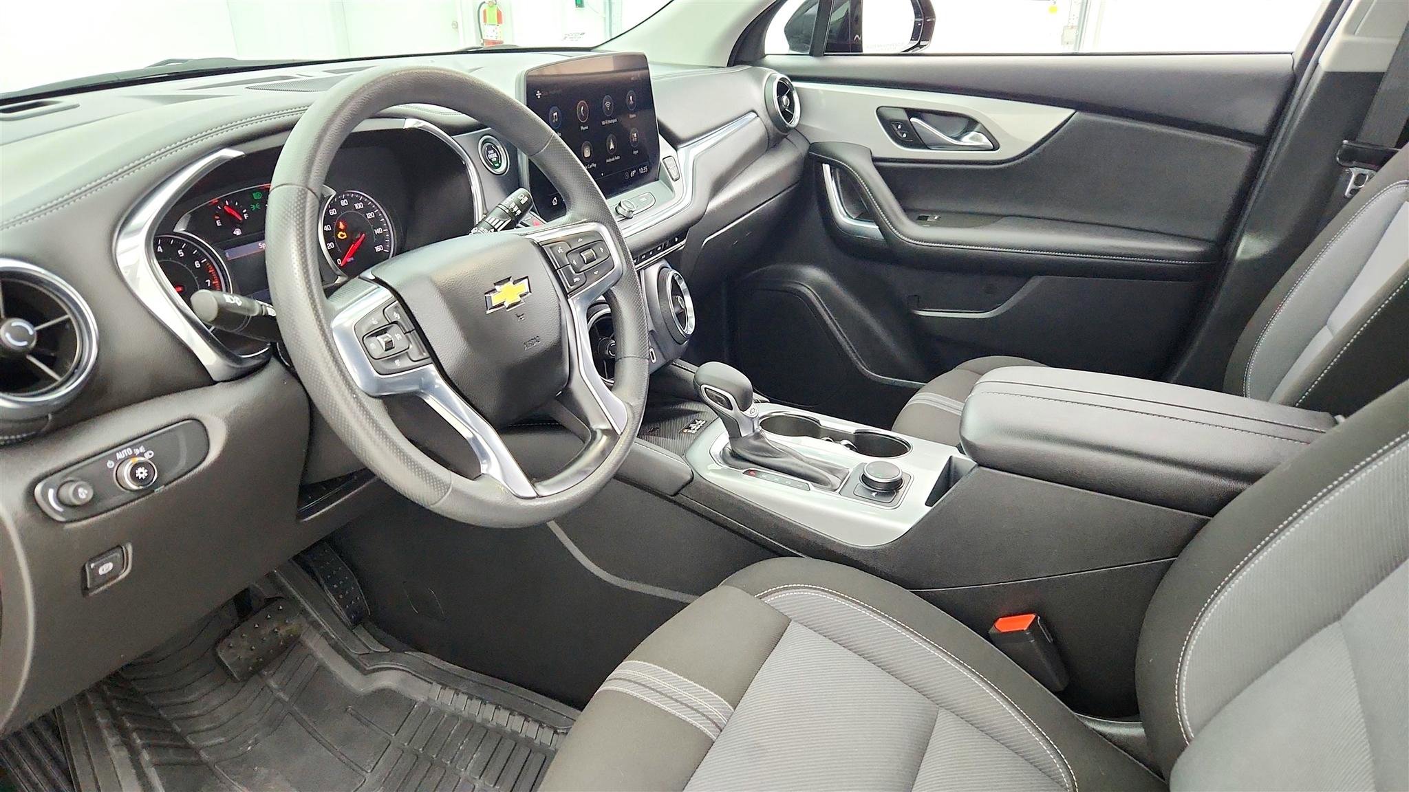 Used 2024 Chevrolet Blazer LT w/ Convenience Package FWD image 25