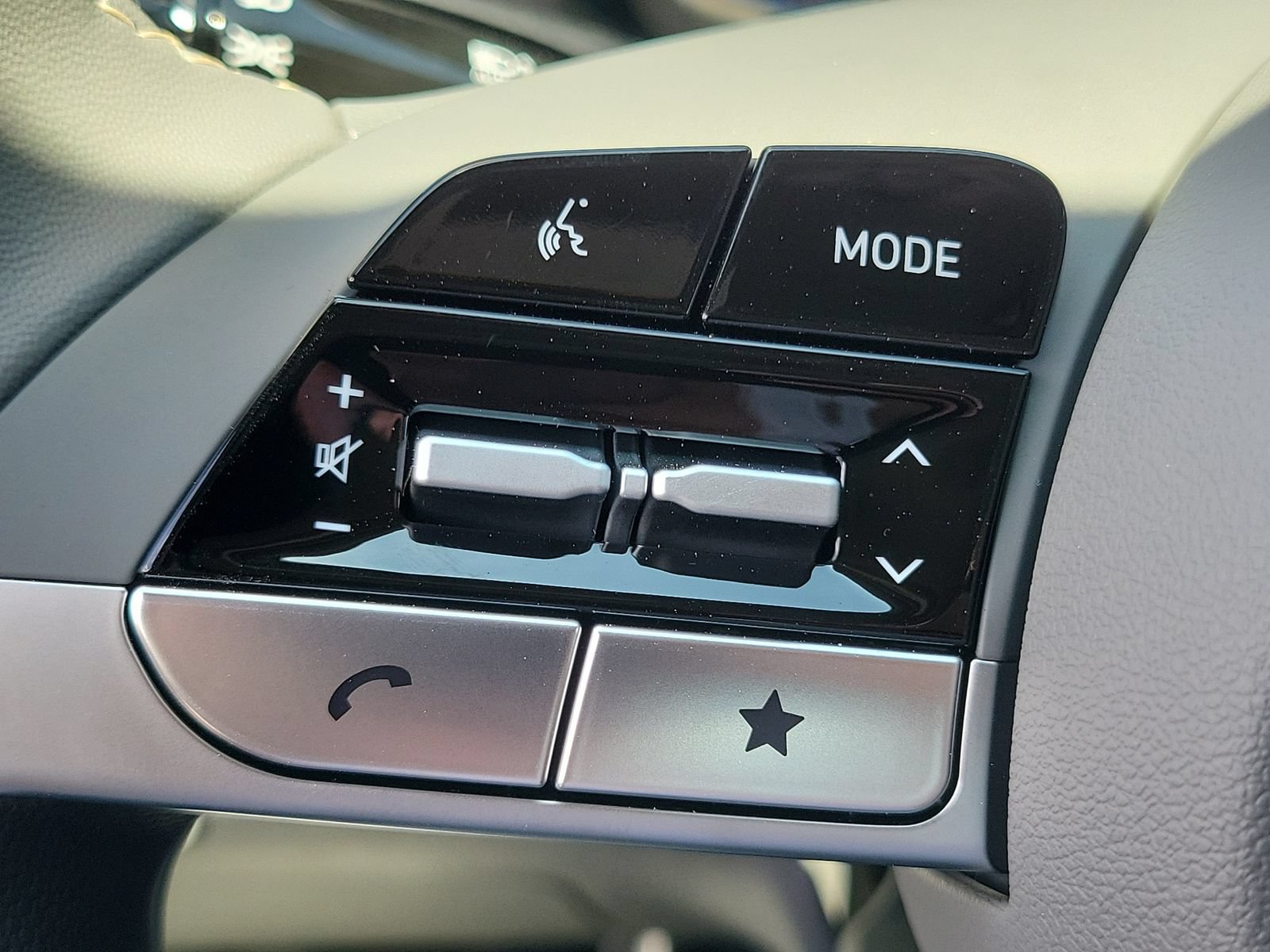 New 2026 Hyundai Elantra Sport FWD image 8