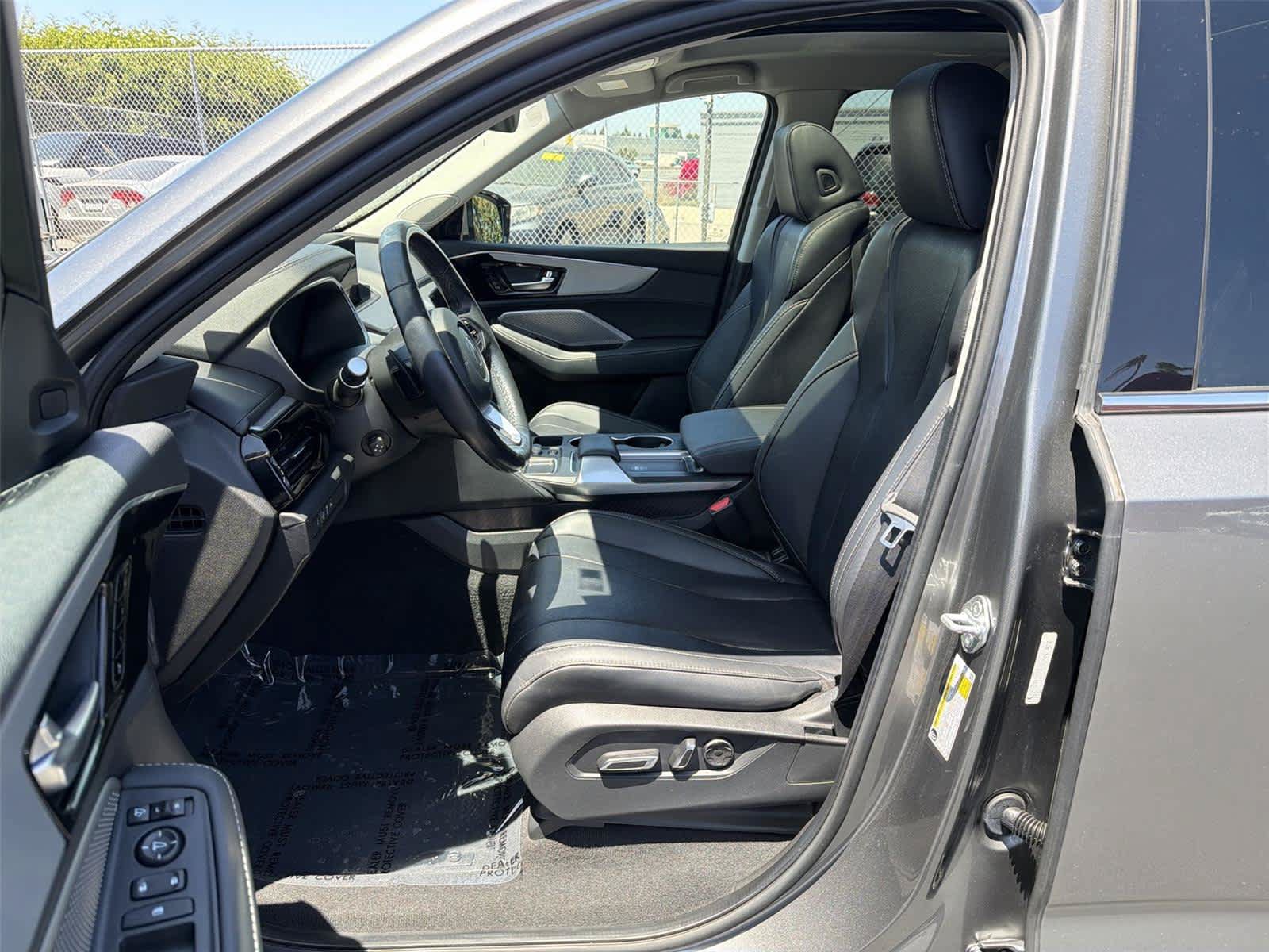 Certified 2023 Acura MDX FWD w/ Technology Package image 12