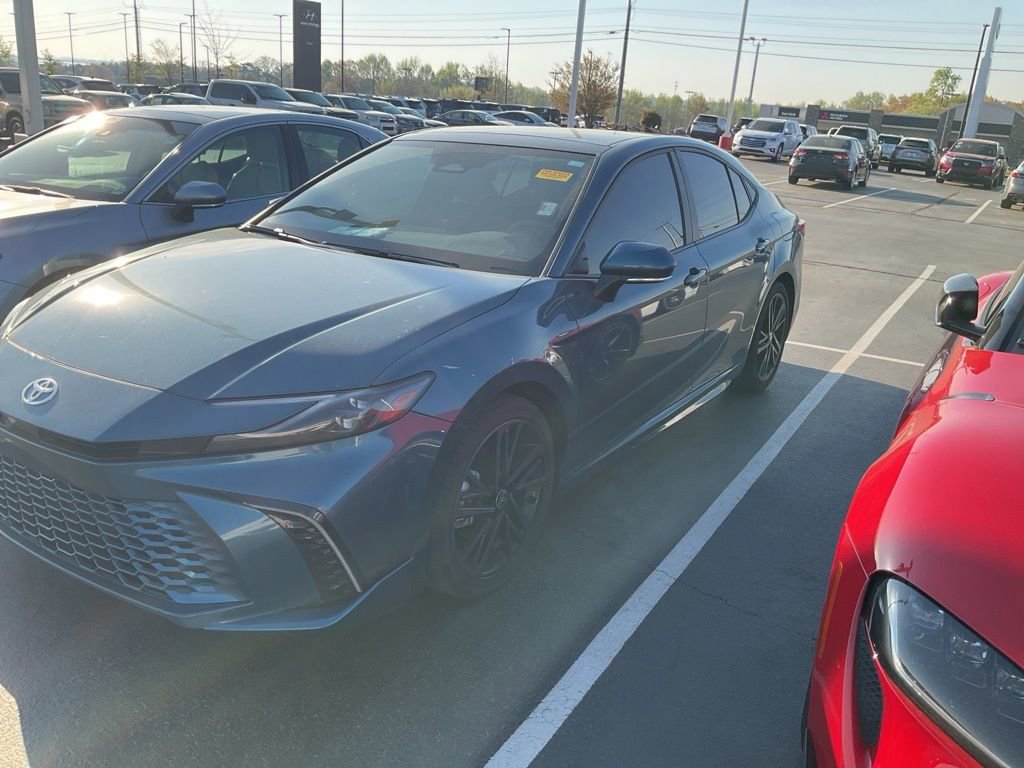 Used 2025 Toyota Camry XSE image 9