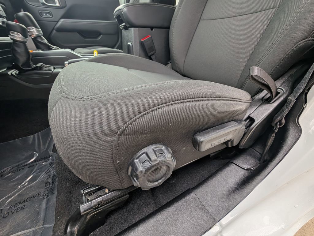 Used 2023 Jeep Wrangler Sahara image 15