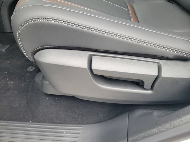 New 2026 Nissan Armada SL w/ Captain's Chari Seat Package AWD/4WD image 31