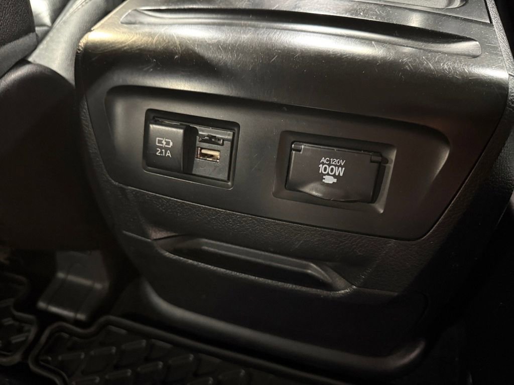 Used 2019 Toyota Sienna SE AWD/4WD image 21