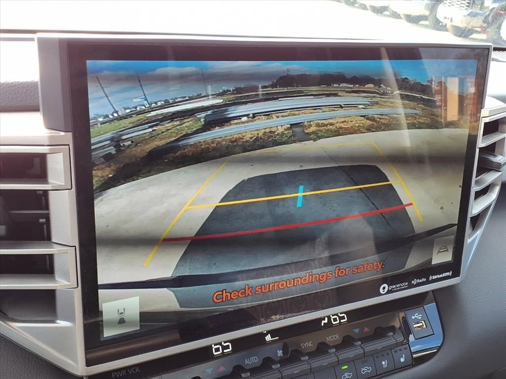 Used 2022 Toyota Tundra Limited w/ Power Package image 11