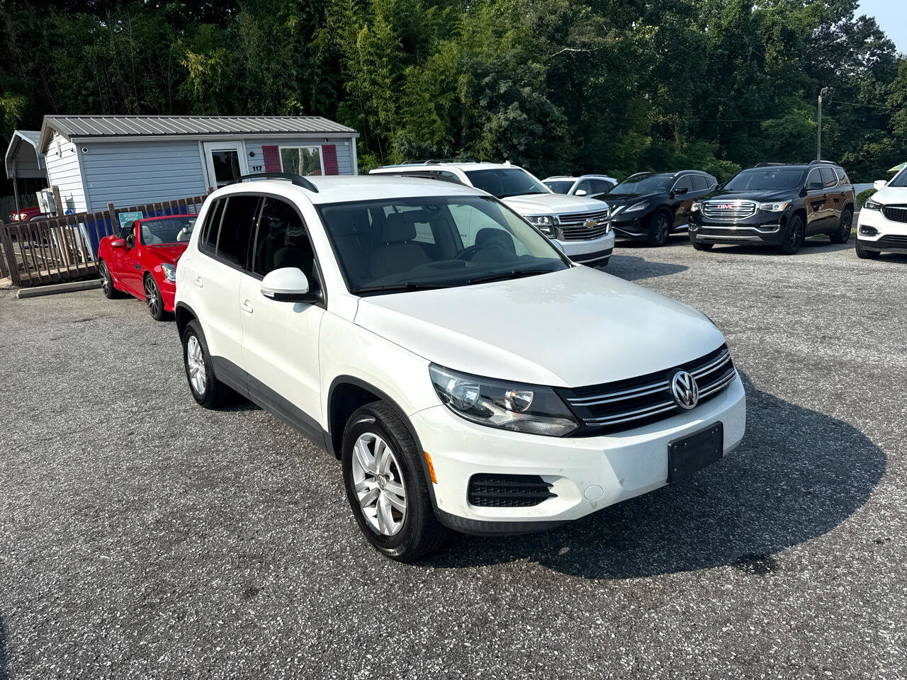 Used 2017 Volkswagen Tiguan S FWD image 3