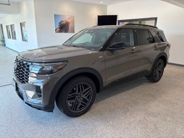 New 2026 Ford Explorer ST-Line w/ ST-Line Street Pack AWD/4WD image 3