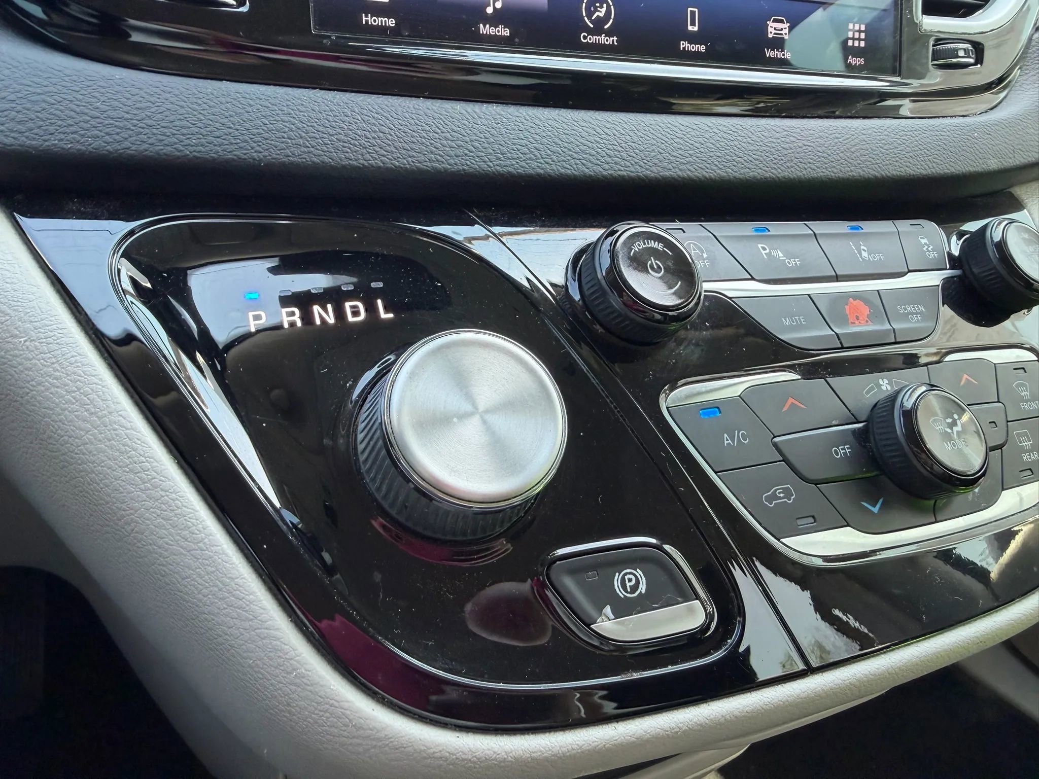 Used 2021 Chrysler Pacifica Touring-L FWD image 20