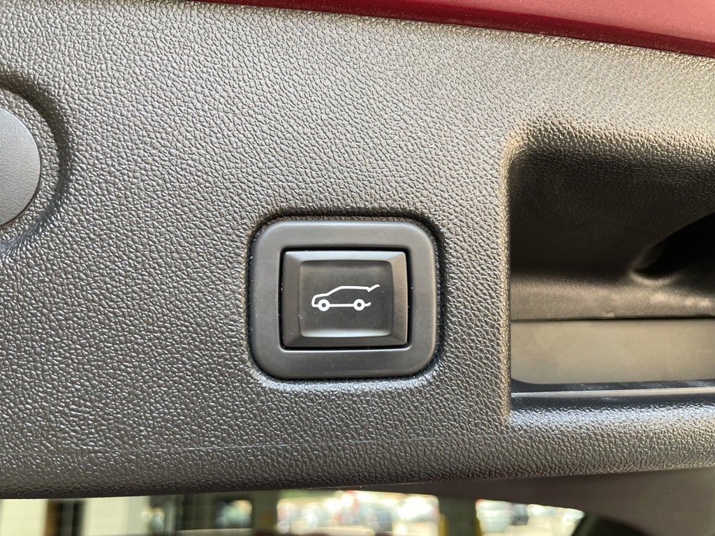 Used 2020 Chevrolet Equinox Premier image 12