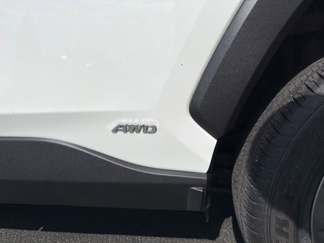 Used 2025 Toyota RAV4 LE AWD/4WD image 11