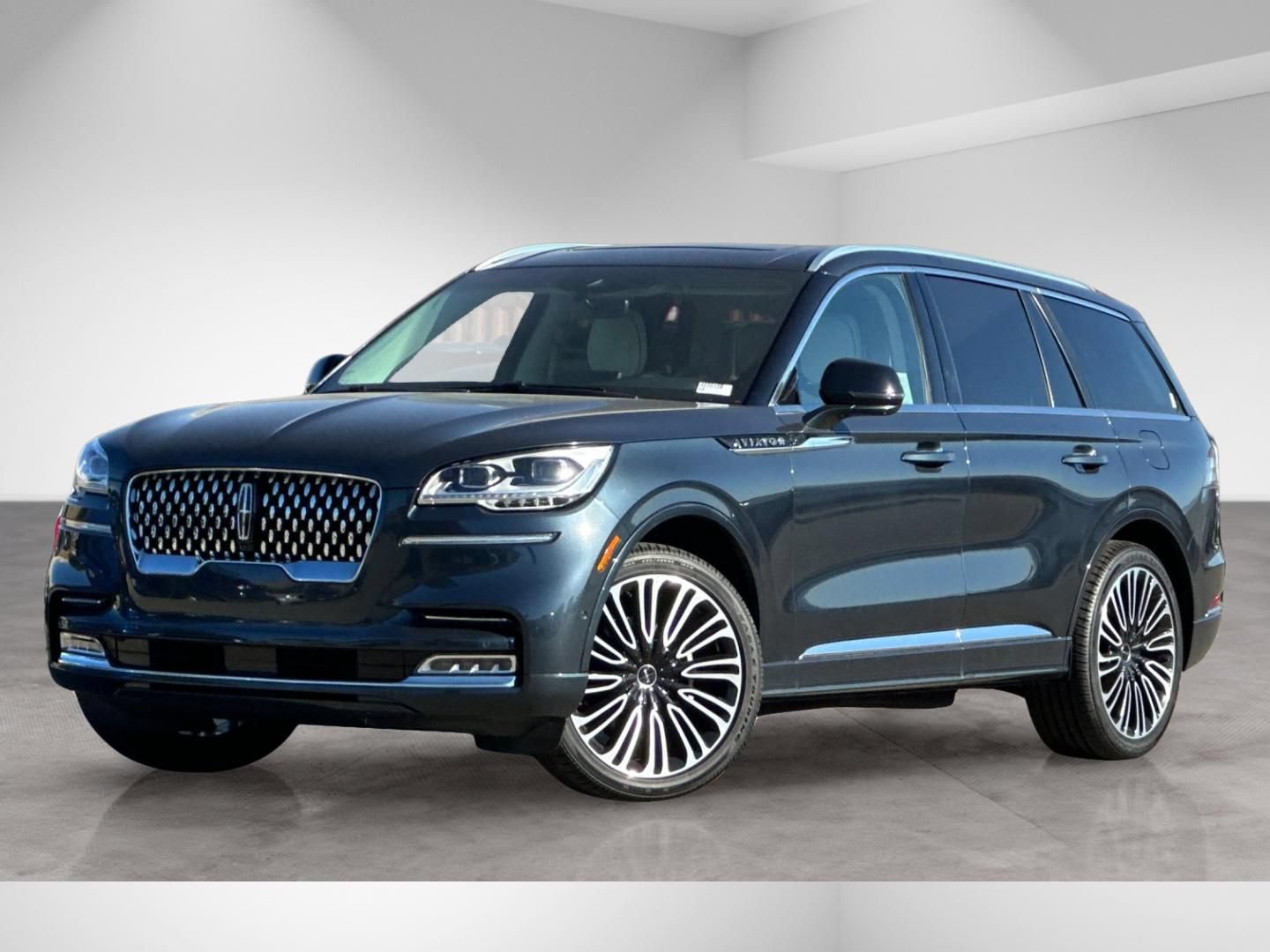 Used 2024 Lincoln Aviator Black Label AWD/4WD image 2