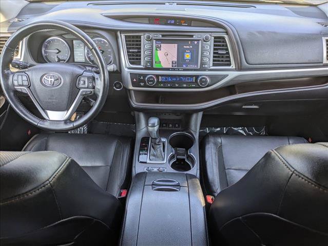 Used 2019 Toyota Highlander Limited Platinum AWD/4WD image 19