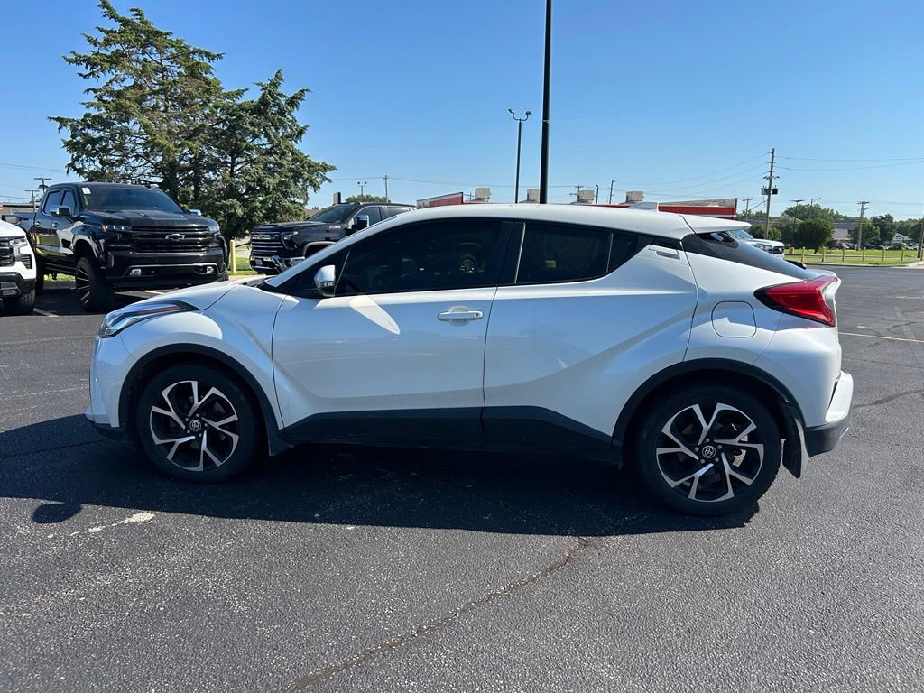 Used 2020 Toyota C-HR XLE FWD image 6