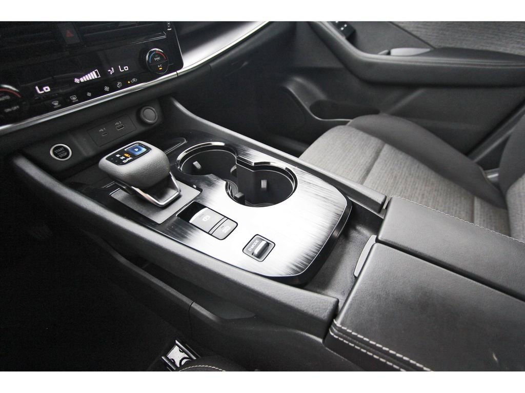 Used 2022 Nissan Rogue SV image 21