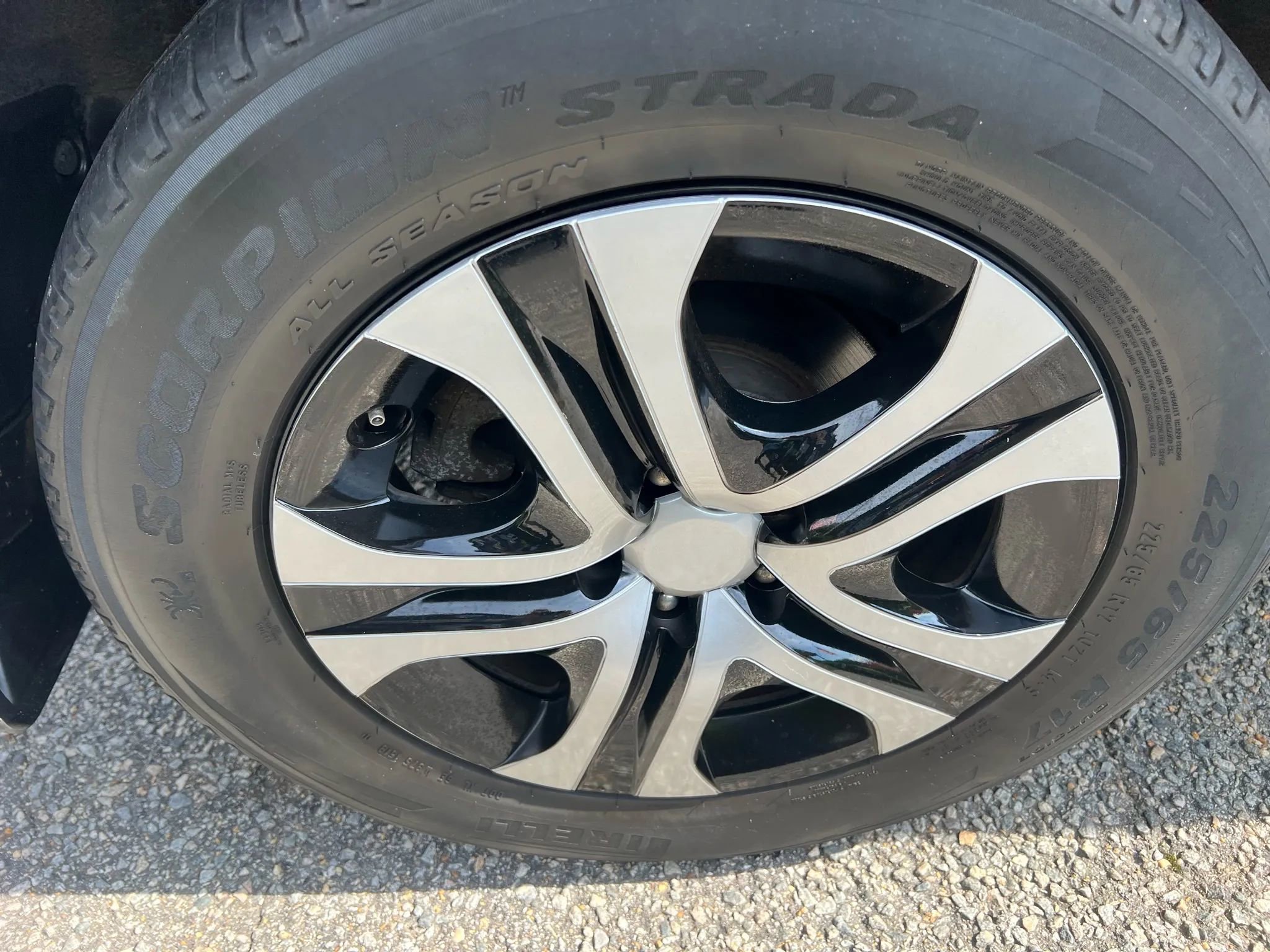 Used 2014 Toyota RAV4 LE image 29