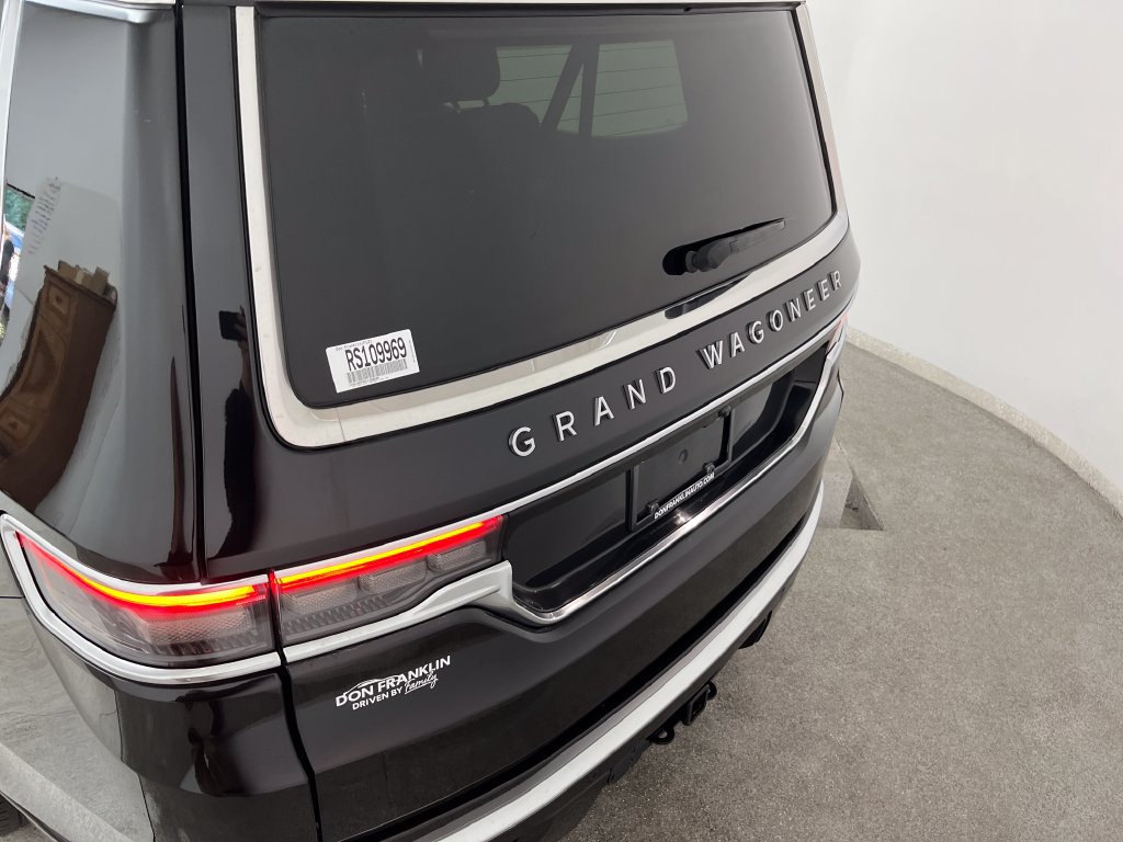 Used 2024 Jeep Grand Wagoneer L 4WD image 4