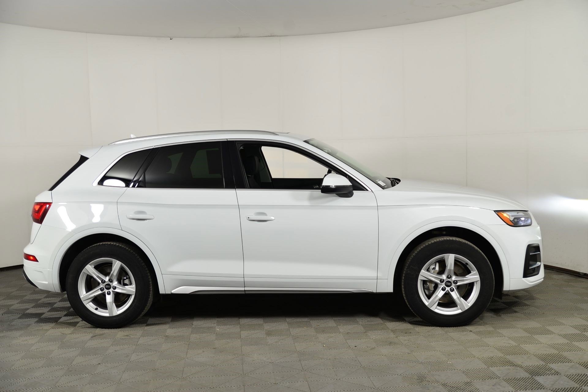 Certified 2023 Audi Q5 2.0T Premium w/ Convenience Package image 8