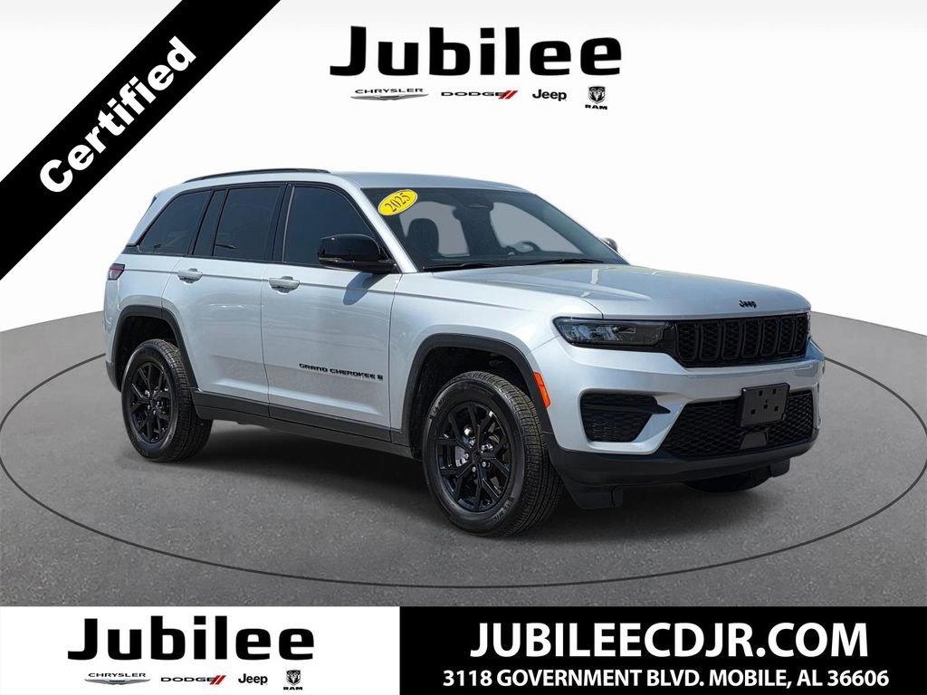 Used 2025 Jeep Grand Cherokee Altitude