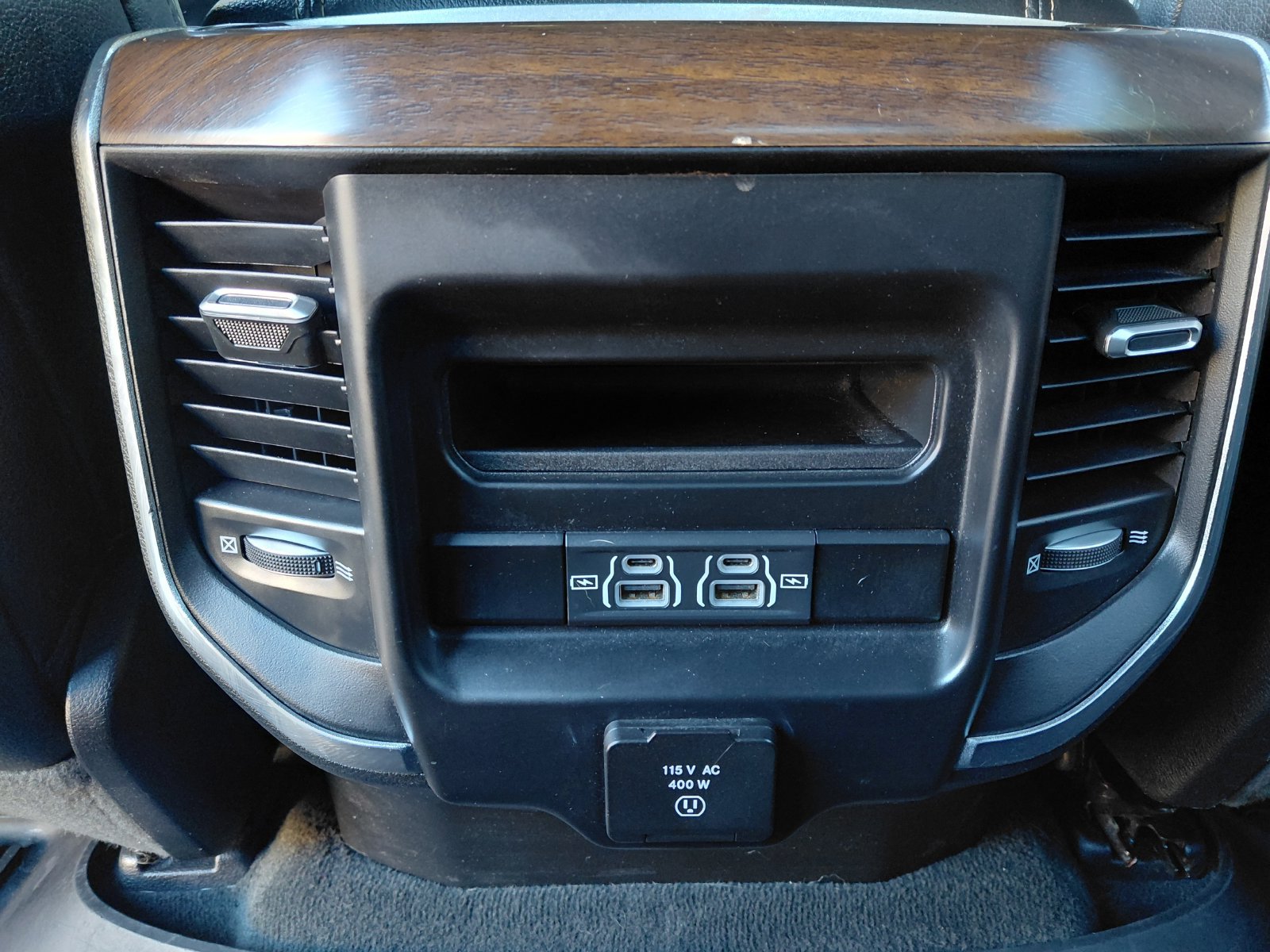 Used 2021 RAM 1500 Laramie AWD/4WD image 17