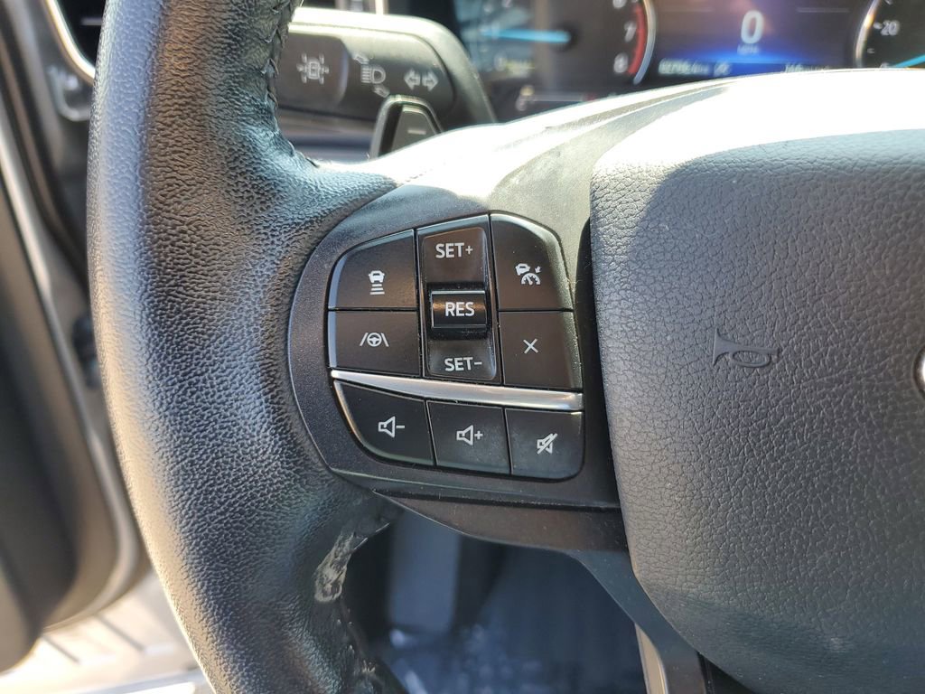 Used 2020 Ford Explorer XLT w/ Equipment Group 202A AWD/4WD image 21