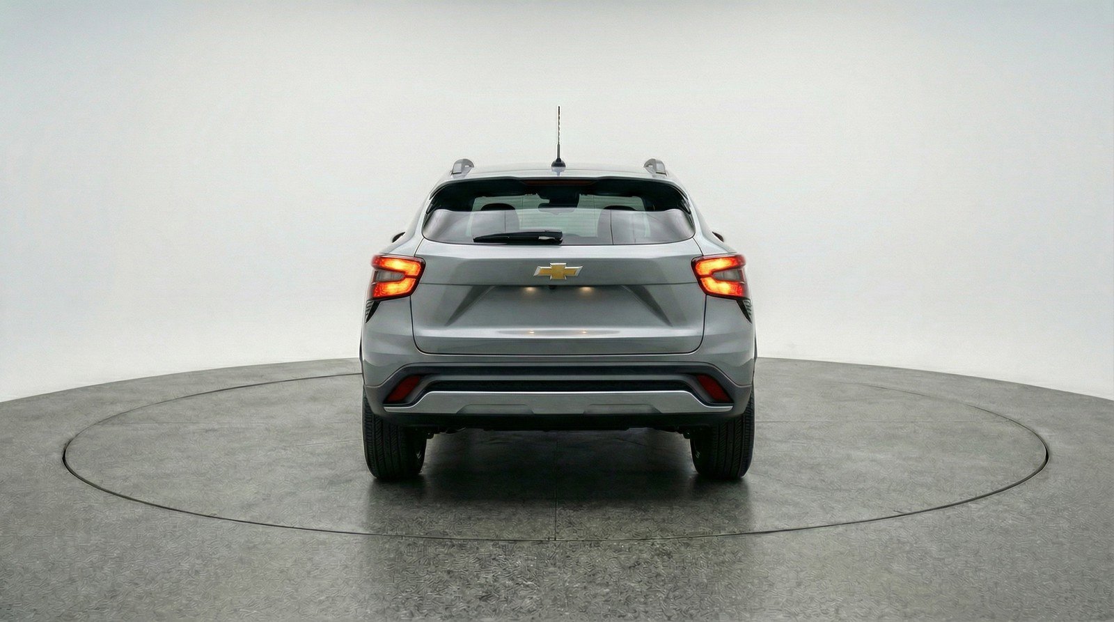 Used 2025 Chevrolet Trax LT w/ LT Convenience Package image 7