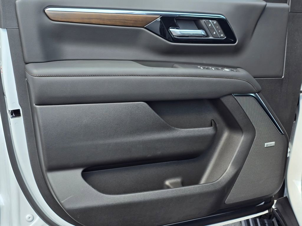 New 2026 Chevrolet Suburban High Country image 34