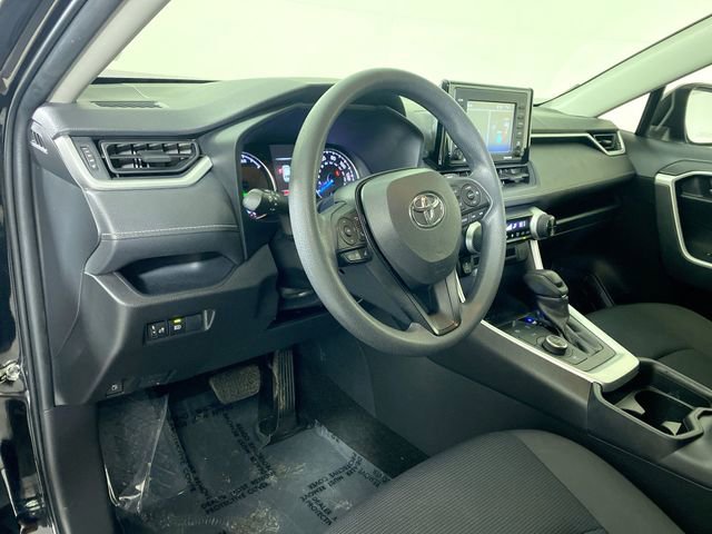 Used 2021 Toyota RAV4 LE image 22