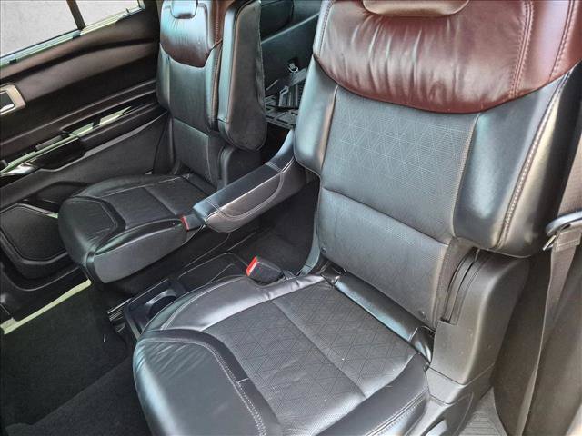 Used 2021 Ford Explorer Platinum AWD/4WD image 16
