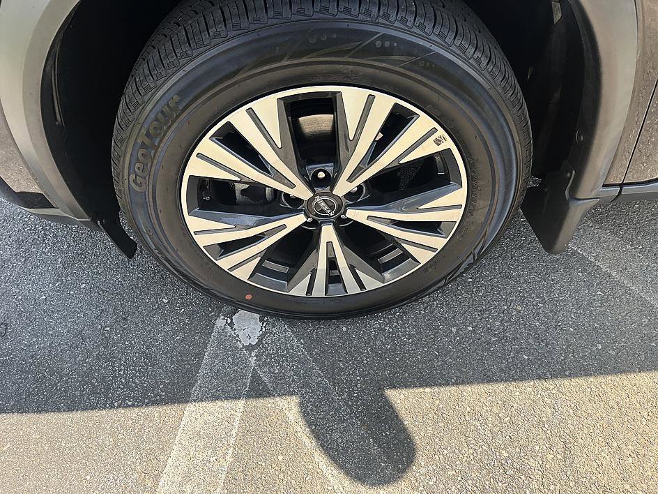 Certified 2022 Nissan Rogue SV image 9