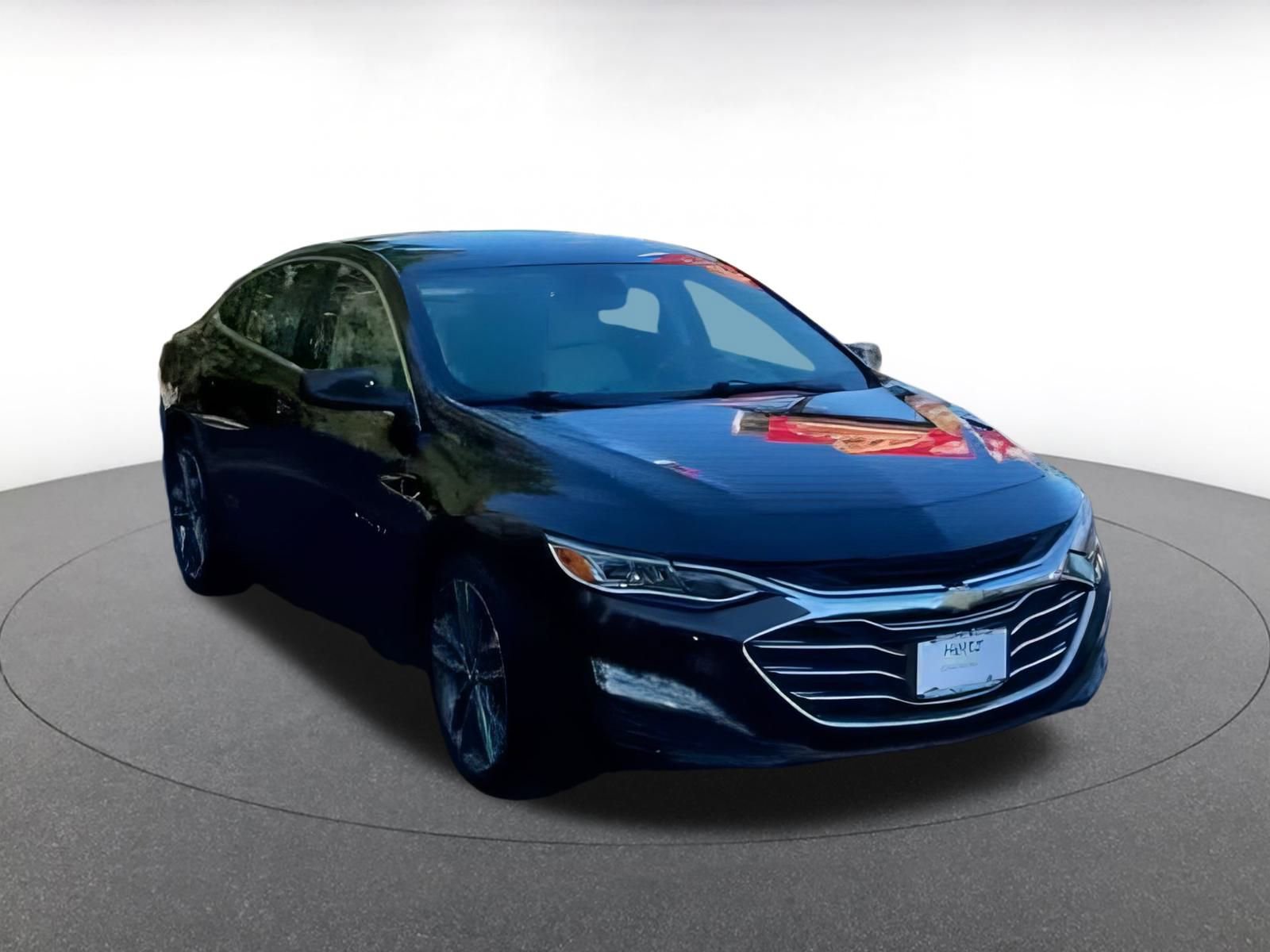 Used 2024 Chevrolet Malibu LT image 3