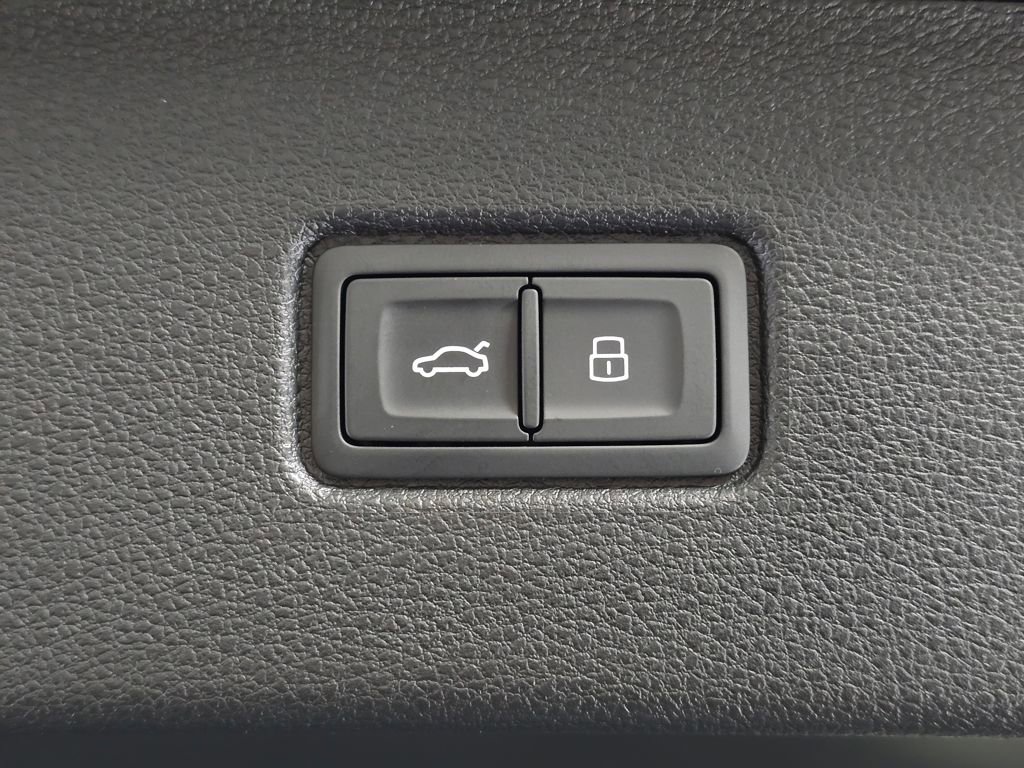 New 2026 Audi Q7 3.0T Premium Plus image 9