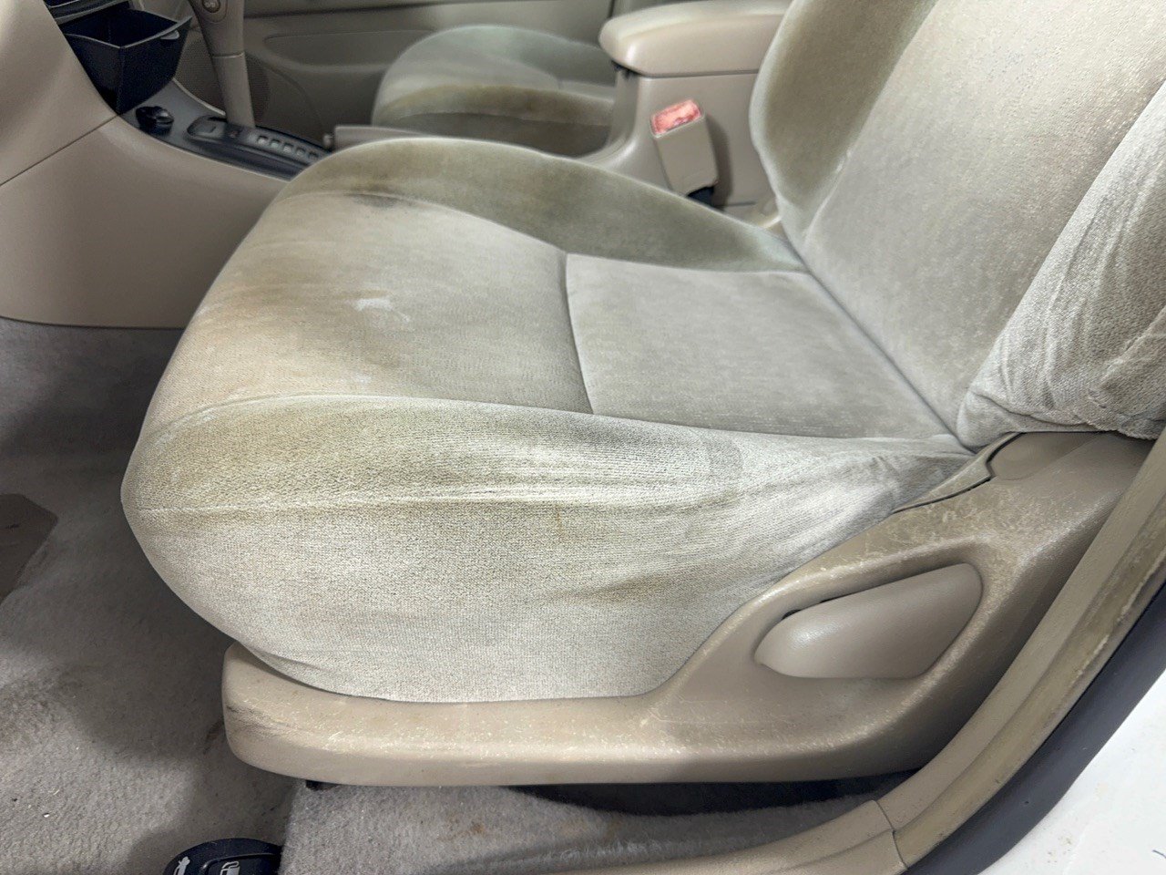 Used 2004 Toyota Corolla CE FWD image 16
